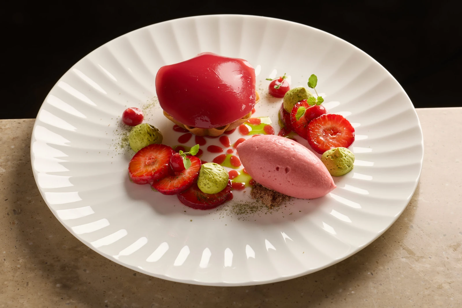 Dessert à la fraise et sorbet